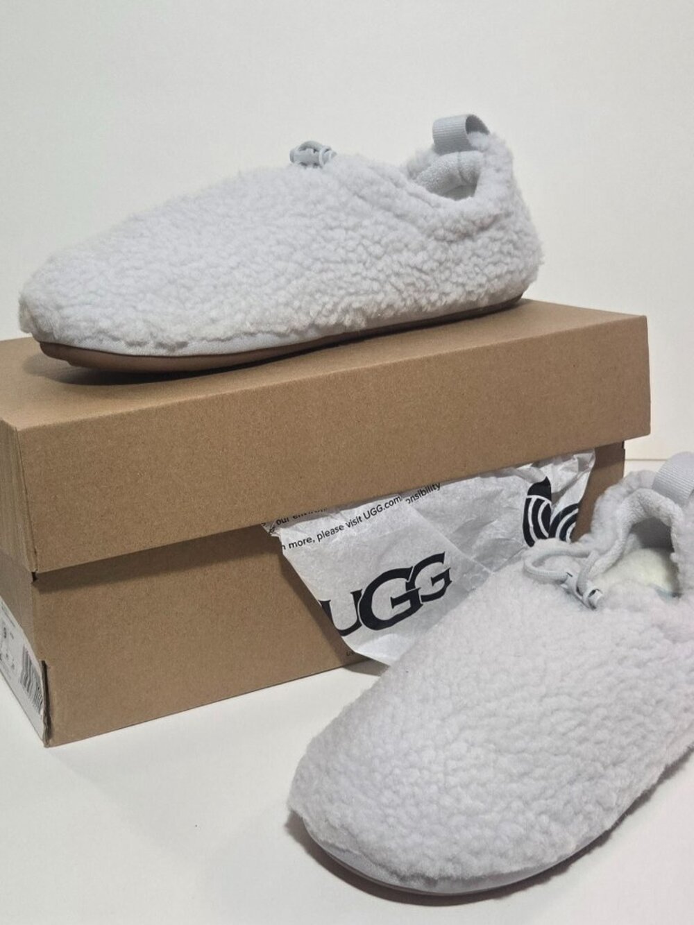UGG plushy slipper